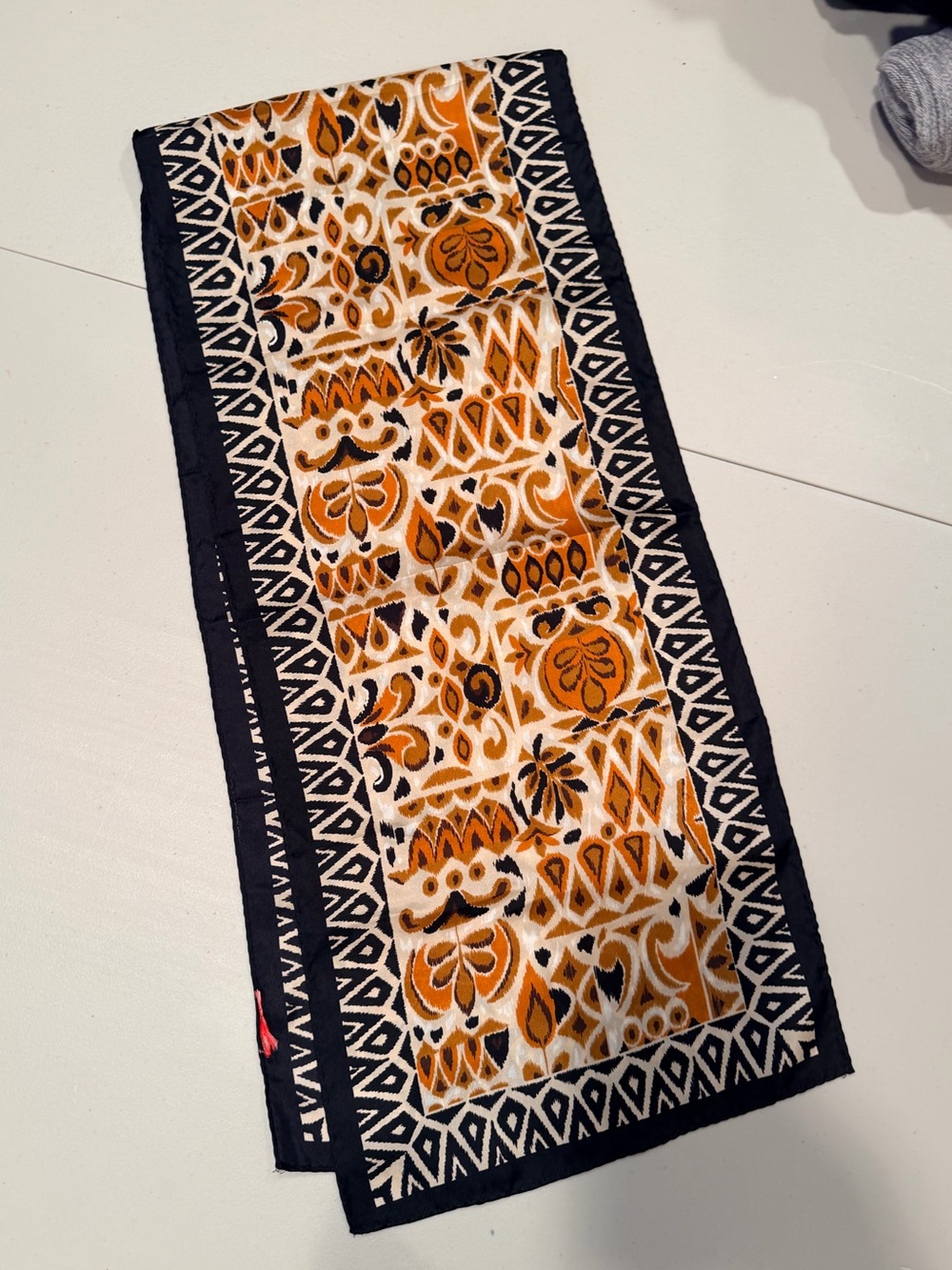 VINTAGE: Oscar de la Renta | ladies tribal print silk scarf